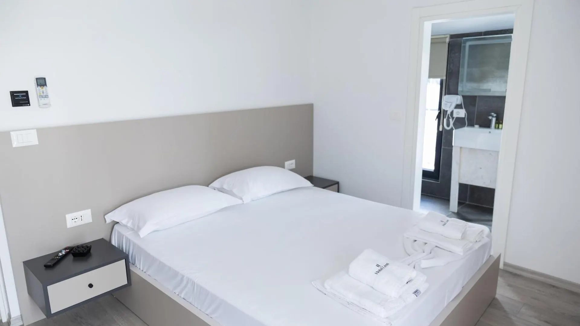 Leon Hotel Kashar Albania