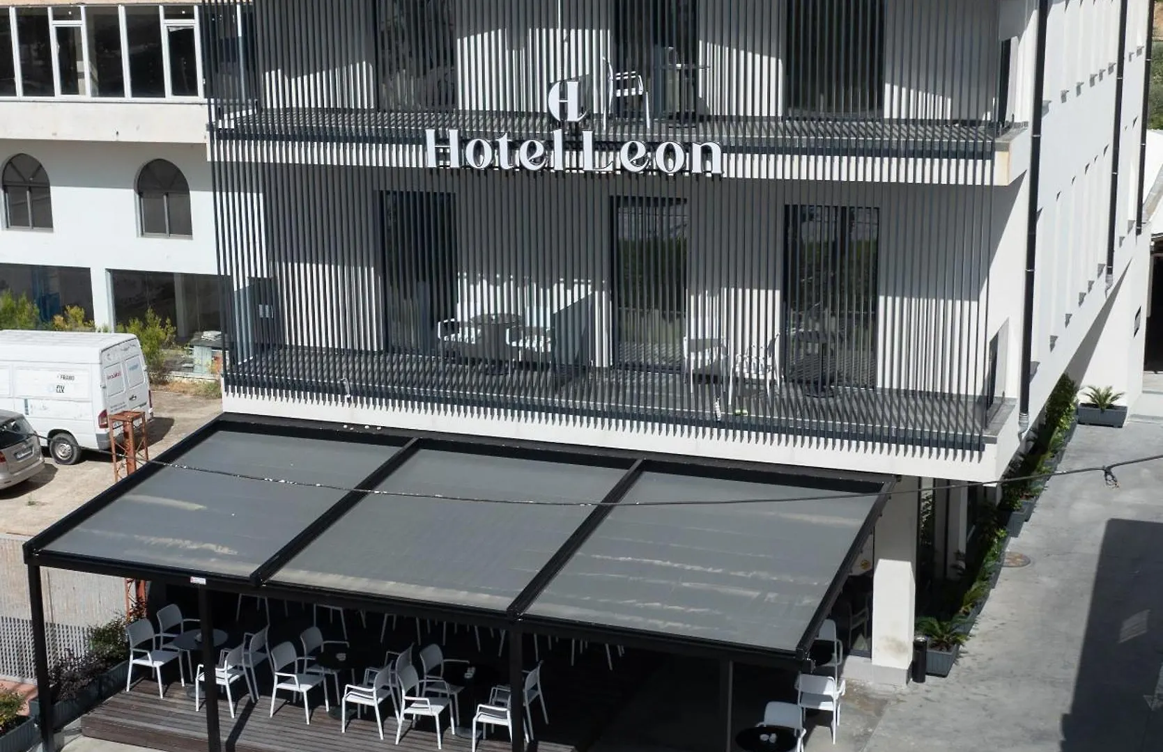 Leon Hotel contacts